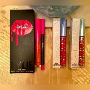 Kylie Jenner cosmetics bundle